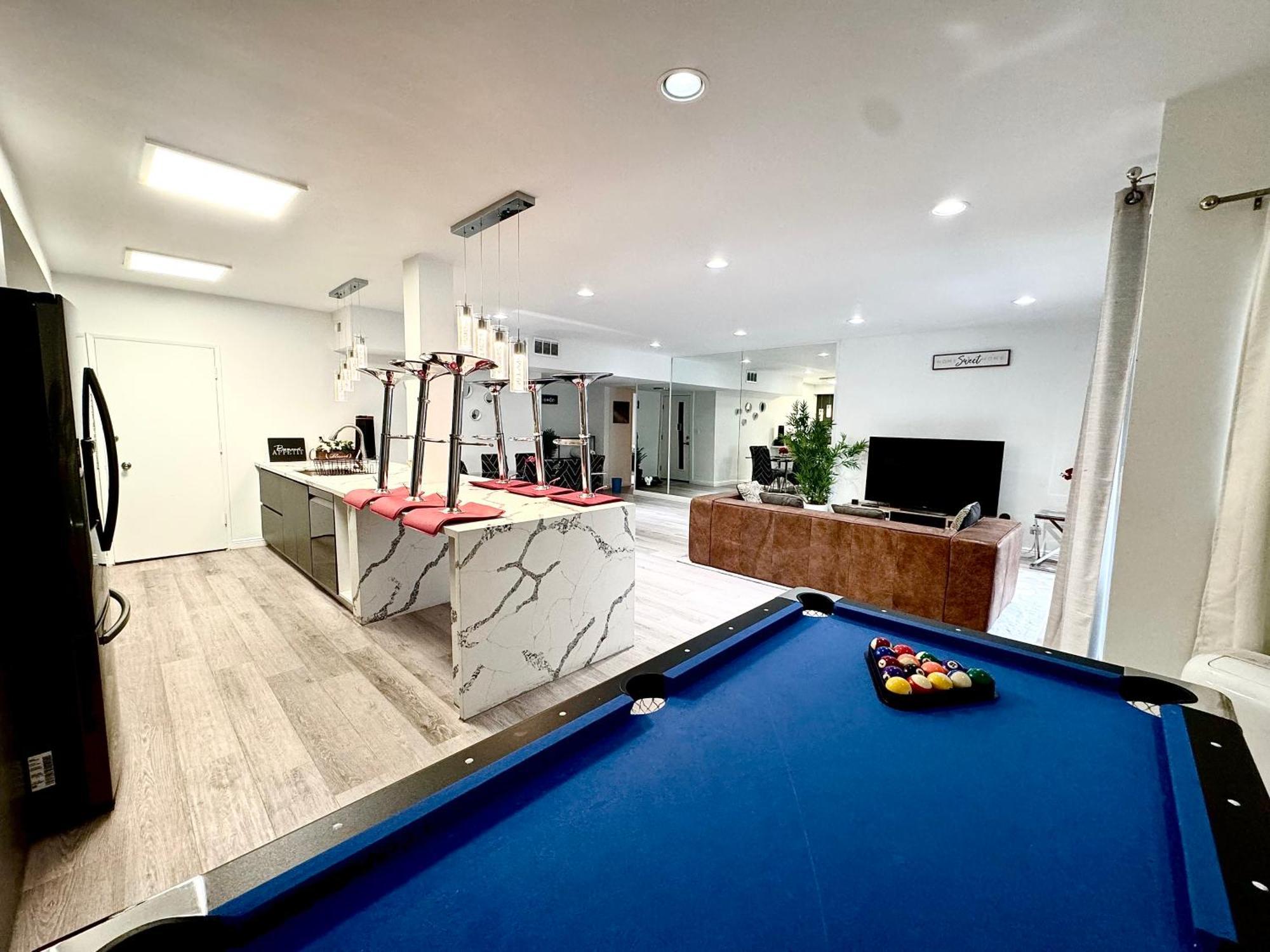 Amazing Large 2 Bedroom West Hollywood Appartement *